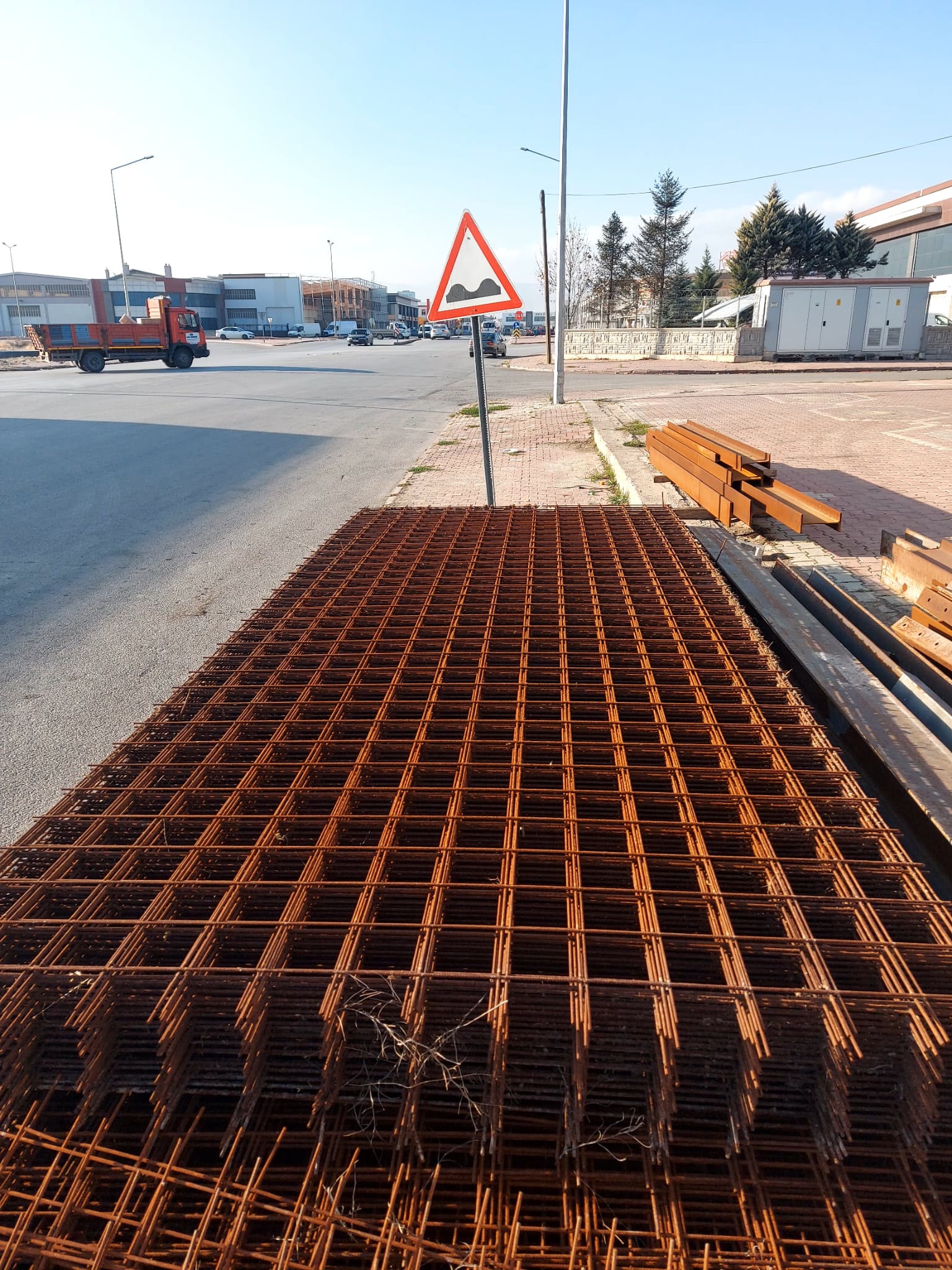 urun insaat demiri
